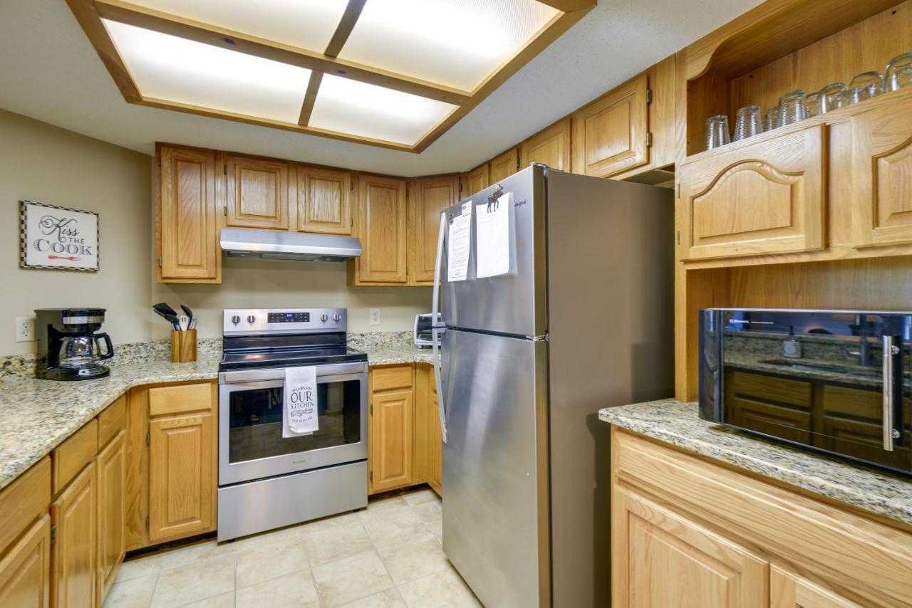 Well-Appointed Lincoln Abode Ski, Swim And Fish! Exterior photo