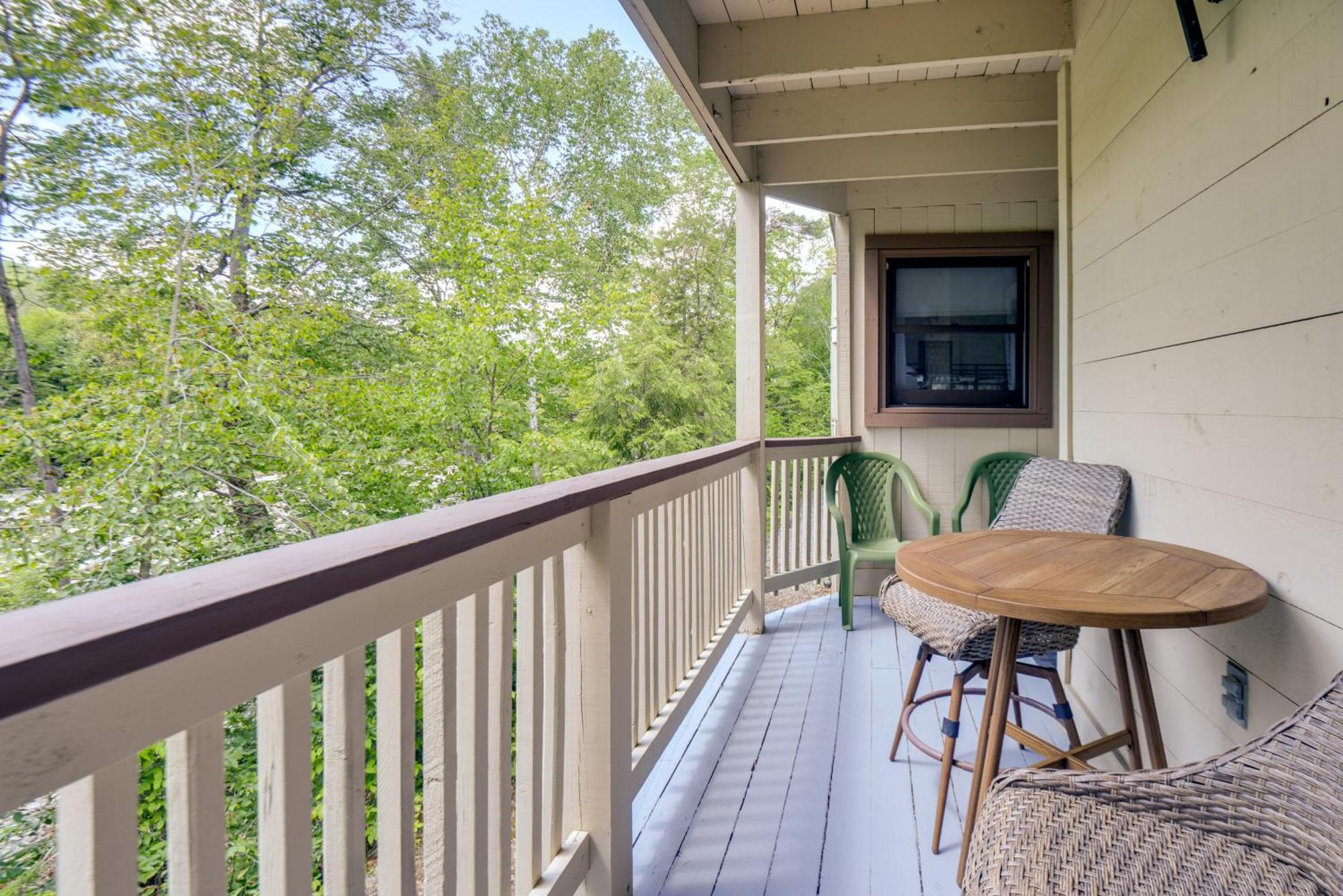 Well-Appointed Lincoln Abode Ski, Swim And Fish! Exterior photo